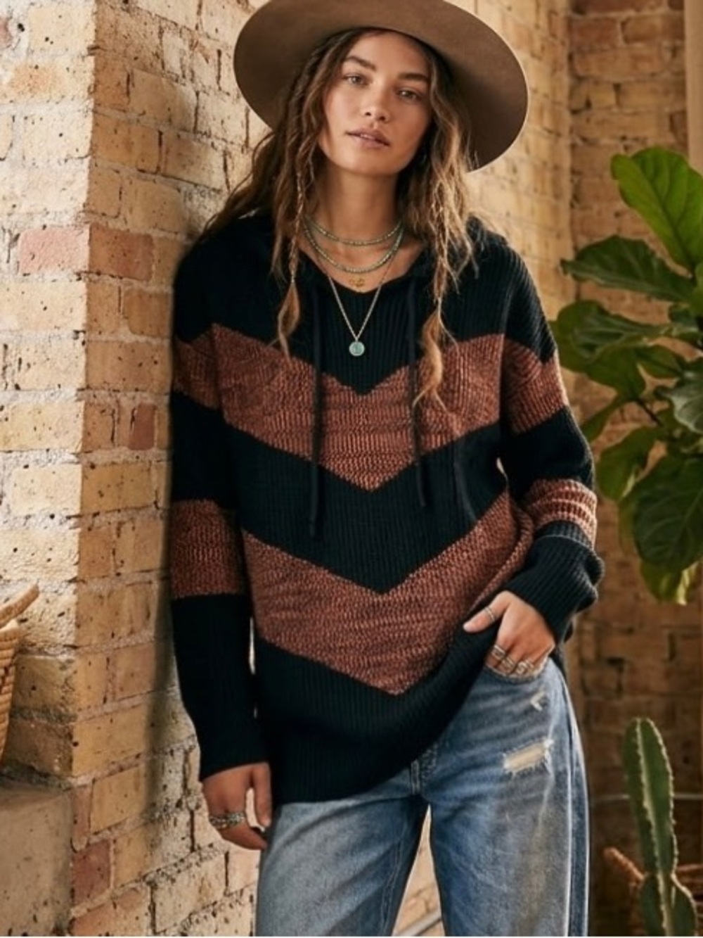 BloomChic Ultra Soft Black Copper Chevron Hooded Pullover Sweater L Emo Goth